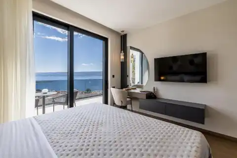 Dugi Rat - Vila 300 m², bazen, sauna ,pogled na more
