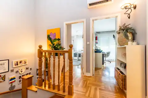 Zagreb, Zaprešić - dvoetažna obiteljska kanadska kuća