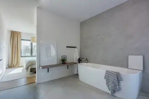 Istra, Svetvinčenat - Moderna vila s grijanim bazenom