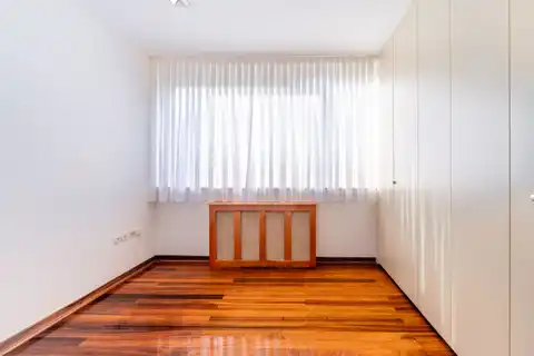 Zagreb, Šestine - Jedinstvena kuća s bazenom i velikim vrtom