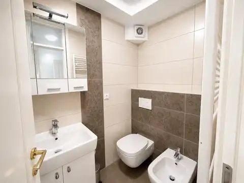 Záhreb, Medveščak – byt 150 m² na prenájom, 4 spálne, loggia, garáž