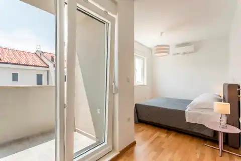 Podstrana - Three-room apartment with a terrace