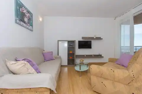 Split, Žnjan - Appartement de trois pièces avec loggia