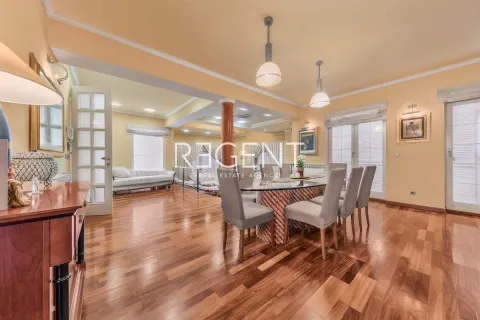 Záhreb, Maksimir – Nádherná rodinná vila s bazénom 600 m2