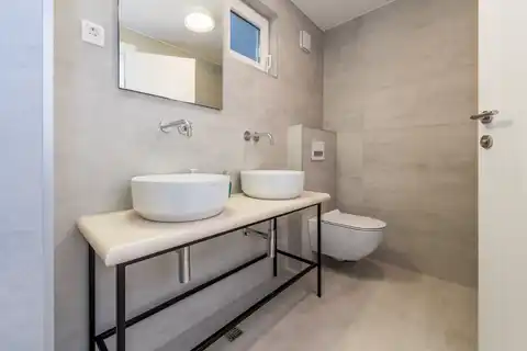 Brač, Milna - Villa moderna in prima fila sul mare, 264 m2