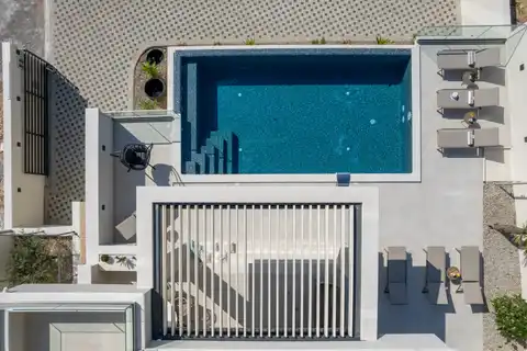 Podstrana - Moderná luxusná vila s bazénom a strešnou terasou