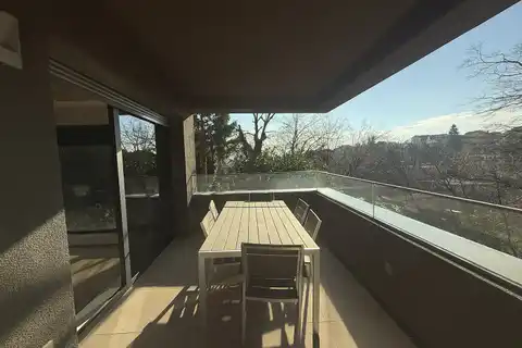 Ljubljana, Pantovčak - sodoben in prostoren apartma s pogledom na zelenje