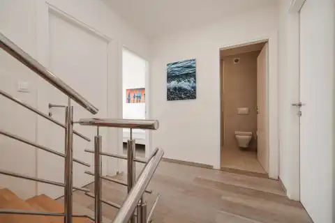 Privlaka - Dom szeregowy z basenem i tarasem na dachu.