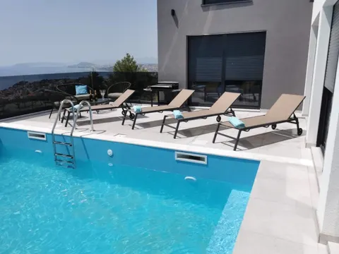Split, Podstrana – Ohromující vila s výhledem na moře 250 m2