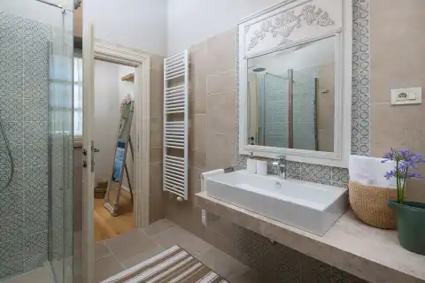 Istria, Poreč - Attractive stone villa with a tennis court and a swimming pool
