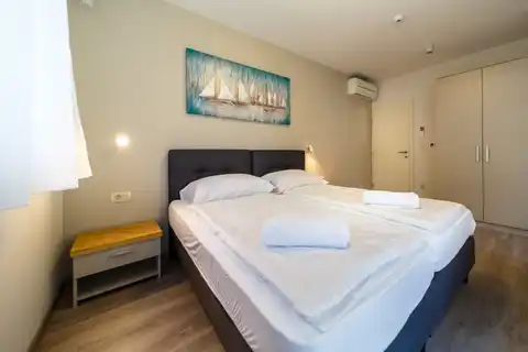 Otok Krk, Malinska - luksuzna peterosobna vila u mirnom okruženju