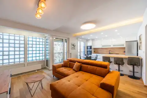 Zagreb, Centar - Četverosoban stan s parkingom, prvi najam