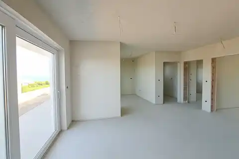 Novi Vinodolski - Trosoban stan s bazenom, novogradnja
