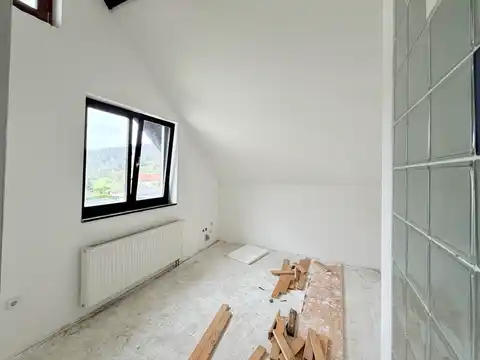 Zagreb, Mikulići - detached house for renovation with a garden.