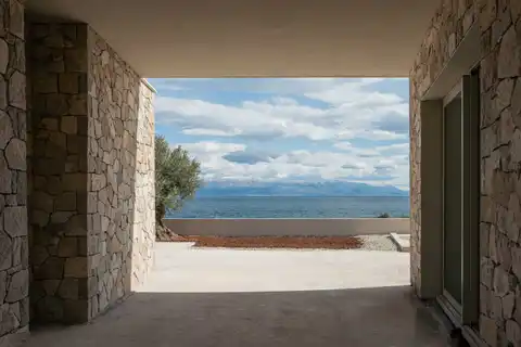 Šolta - Moderna vila s bazenom