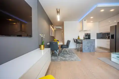 Split, Žnjan - Dvosoban stan sa loggiom i pogledom na more