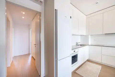 Загреб, VMD Heinzelova – трехкомнатная квартира с гаражом, первая аренда