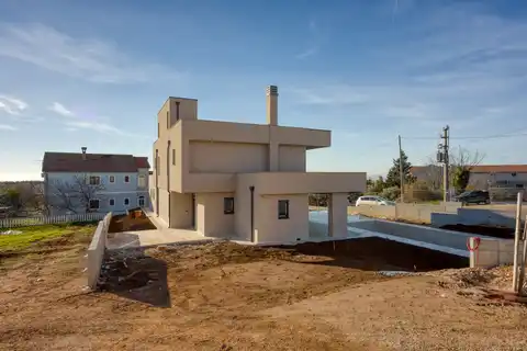 Poreč – Moderna vila s pogledom na more