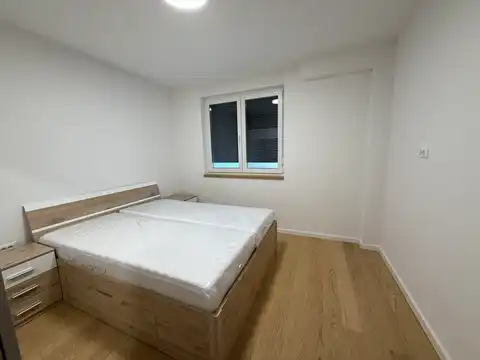 Záhřeb, Gračani – třípokojový byt se zahradou a garáží