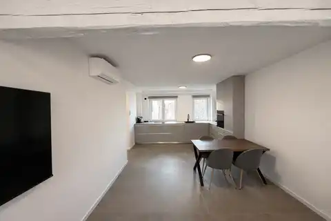 Zagreb, Centar - Trosoban renoviran stan za najam s parkingom