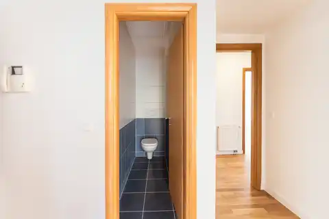 Zagreb, Remete – Trosoban stan 82 m² s loggiom