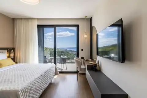 Dugi Rat - Vila 300 m², bazen, sauna ,pogled na more