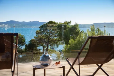 Sukošan – Luxusní moderní vila s bazénem 495 m2