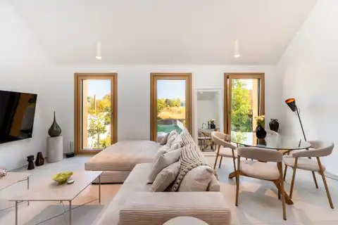Ravna Gora, kuća 146 m² — 2 stana, privatni lift, bazen
