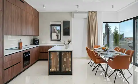 Вилла 300 м², Стивашница — 100 м до моря, инфинити бассейн