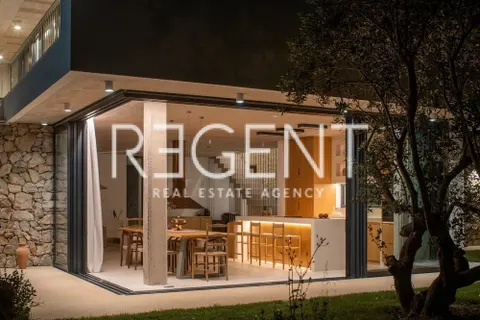 Šolta - Villa unica con vista panoramica sul mare, 270 m2
