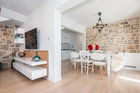 Brač, Milna - Villa moderna in prima fila sul mare, 264 m2