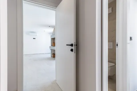 Trogir - Nuova villa moderna di 300m2 con piscina e jacuzzi