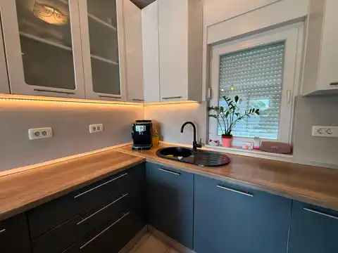 Split, Kila — Dvosobno stanovanje 66 m², balkon, garaža, novejša stavba