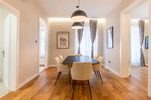 Ljubljana Center - luksuzno opremljeno dvosobno stanovanje v samem centru