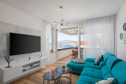 Trogir, Čiovo - Dvosoban stan za najam 75 m2