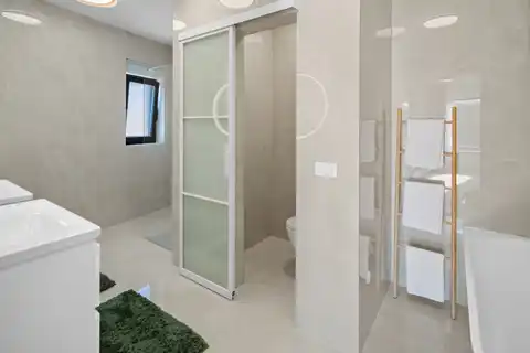 Вилла 300 м², Стивашница — 100 м до моря, инфинити бассейн