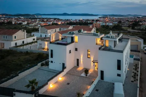 Šibenik, Vodice - Villa di lusso sulla costa adriatica
