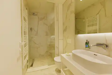 Istra, Petram Resort – trosoban apartman 95 m², balkon, pogled na park