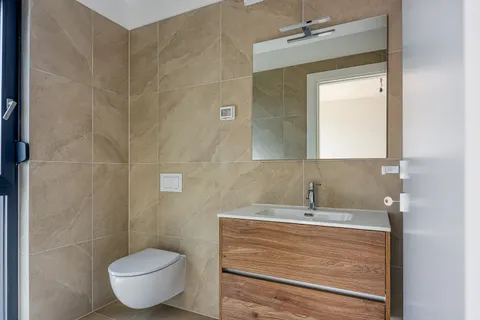 Istra, Novigrad - Trosoban apartman u luksuznom stambenom kompleksu 93 m2