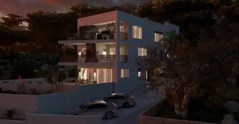 Trogir, Čiovo - Appartement de deux chambres en première ligne de mer