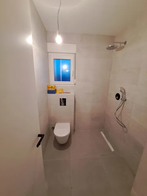 Trogir, Čiovo - Trosoban stan u novogradnji s pogledom na more, 75 m2