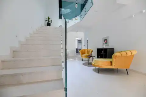 Zadar, Turanj – Luksuzna vila s apartmanima, prvi red do mora