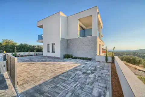 Primošten – Luxusná vila s infinity bazénom, 450 m2 novostavba