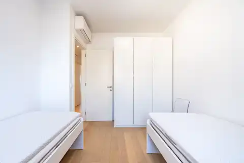 Загреб, VMD Heinzelova – трехкомнатная квартира с гаражом, первая аренда