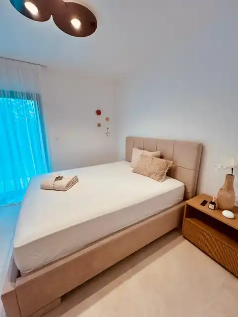 Trogir, Seget Donji -  Stan u prizemlju moderne novogradnje uz more