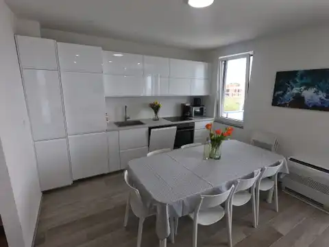 Privlaka - Dom szeregowy z basenem i tarasem na dachu.