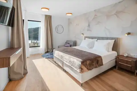 Вилла 300 м², Стивашница — 100 м до моря, инфинити бассейн