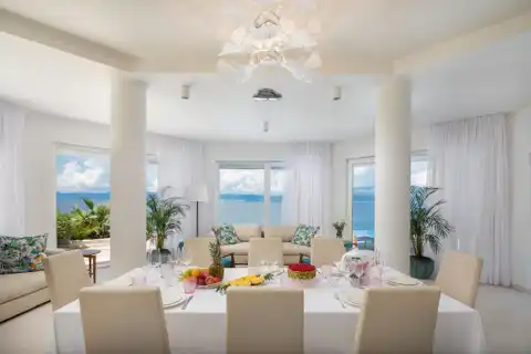 Brač - Moderna vila prvi red uz more