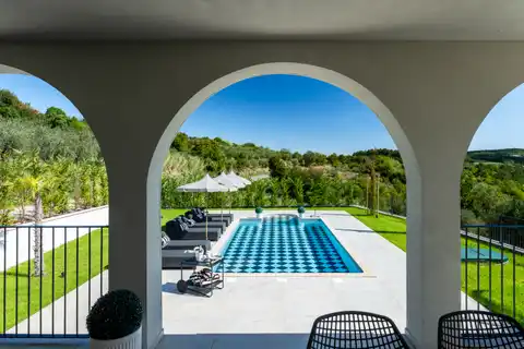 Villa 384 m² bei Buje – Pool, Blick und 832 m² Grundstück