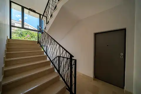 Pelješac, Orebić - Trosoban apartman s loftom i terasom u novogradnji